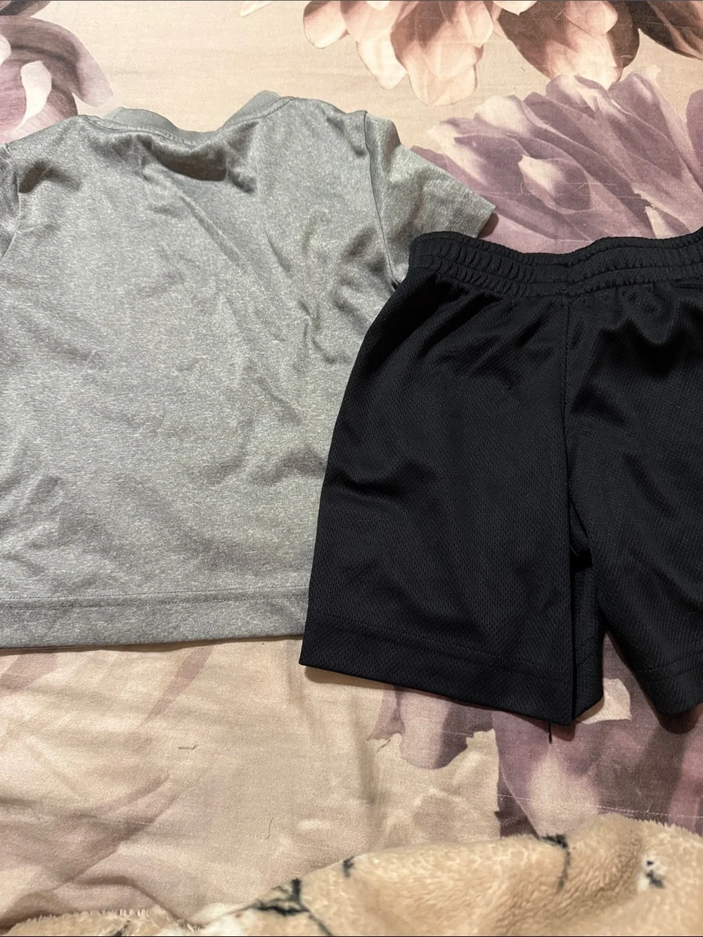 Nike Gray Tee & Black Shorts with Neon Yellow Accents size 3T